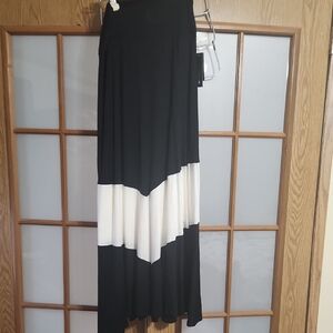 AB Studio Black and White Women's Maxi Skirt